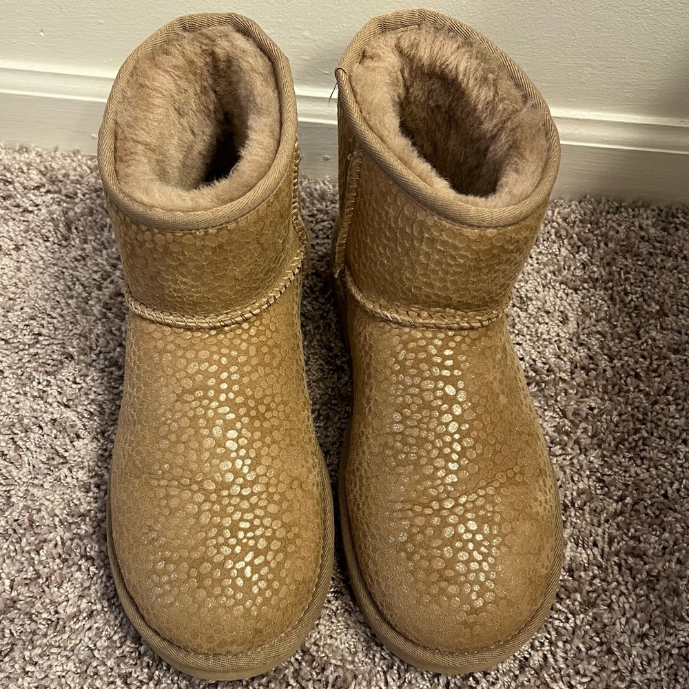 {UGG} Classic Mini Sparkle Spots Boots Tan - Picture 2 of 9